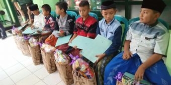 Peringati HUT TNI ke-74, Koramil Pakis Gelar Khitan Massal