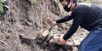 ​Kerja Bakti Gali Tanah, Warga Desa Menang Kediri Temukan Objek Diduga Cagar Budaya