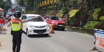 Satlantas Polres Cimahi Lakukan One Way di Kawasan Wisata Farmhouse Lembang