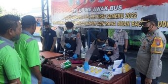 Jelang Mudik Lebaran, Kasatresnarkoba Polres Pasuruan Pimpin Tes Urine di Sejumlah Terminal