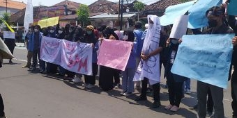 Tolak Penundaan Pemilu, Mahasiswa di Jombang Gelar Demo