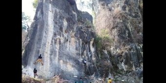 Tebing Cok Gunung Pamekasan, Spot Wisata Adrenalin yang Belum Sempurna