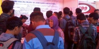 Diikuti 46 Perusahaan, Job Fair di SMK PGRI 2 Ponorogo Dipadati Ribuan Pencari Kerja