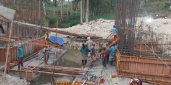 Pemkab Blitar Bangun Jembatan di Pesisir Selatan dengan Anggaran hingga Rp4 Miliar dari DBHCHT