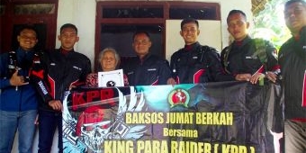 ​Melalui Komunitas RX King, Yonif Para Raider 503/Mayangkara Salurkan Bantuan untuk Warga