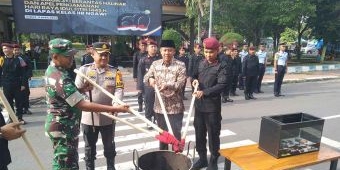 Jelang Lebaran, Lapas Ngawi Gelar Apel Siaga dan Musnahkan Barang Bukti