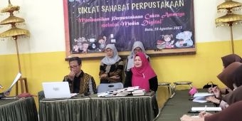 Sahabat Cakra Amartya SMAN 2 Kota Batu Dibekali Kemampuan Menulis Digital