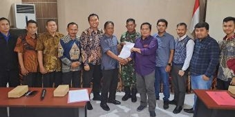 Dimediasi Camat Kebomas, Konflik Kepengurusan LPMK Gulomantung Berakhir Damai