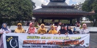 Komunitas Sepeda ROS Sidoarjo Gelar Wisata Religi di 3 Tempat, Salah Satunya di Makam Gus Dur