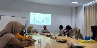 Gandeng Pusat Studi Kebijakan Publik, Prodi AP Umsida Gelar FGD Transformasi Kampanye Politik