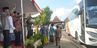 ​Sekdakab Sumenep Lepas 747 JCH di GOR Pangligur