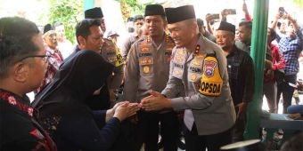 Kapolda Jatim Takziah ke Anggota KPPS di Sidoarjo