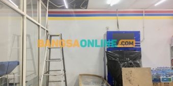 ATM BCA di Indomaret Jalan Pucang Anom Surabaya Dibobol dan Dirusak Maling