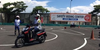 Momen Hari Kartini, Emak-Emak Ikut Safety Riding Bersama Honda MPM Jatim