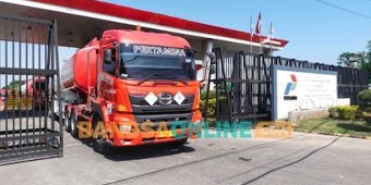 Pertamina Buka Suara soal Tangki Pertamax Fuel Tuban Bocor yang Akibatkan Ribuan Warga Diungsikan