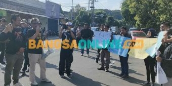 Tolak RUU Penyiaran, Insan Pers Kediri Gelar Aksi Damai