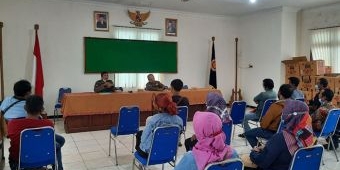 Jualan di Atas Trotoar, Satpol PP Tuban Kumpulkan Puluhan PKL CFN