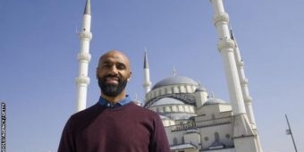 ​Legenda Sevilla Omar Kanouté Ingin Bangun Masjid Agung Pertama di Seville