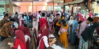 Senyum Merekah Jamaah Pengajian Wisata Kampung Coklat Blitar Usai Dapat THR