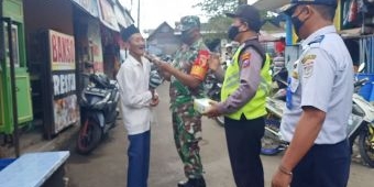 Dukung Pamor Keris, Polsek dan Koramil Pujon Gelar Operasi Yustisi