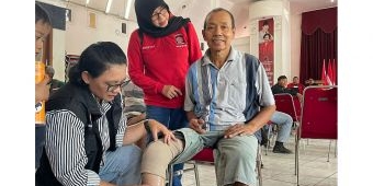 Puluhan Tuna Daksa di Ngawi Senyum Bahagia Dapat Bantuan Tangan dan Kaki Palsu