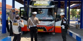 ​Satlantas Polres Kediri Gelar Rampcheck Kendaraan di Terminal Pare