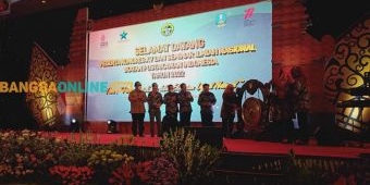 Buka Kongres XV IPI, Khofifah Tekankan Pentingnya Peningkatan Literasi dan Ekosistem Digital