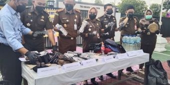 Kejari Ngawi Musnahkan Barang Bukti yang Telah Inkracht