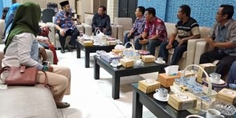 Tolak Pendirian Pabrik Dolomit, Warga Paciran Lamongan Mengadu ke Dewan