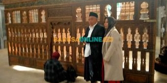 Negeri Sejuta Wali, Kiai Asep Ziarah ke Makam Imam Syafi'i dan Imam Bushiri