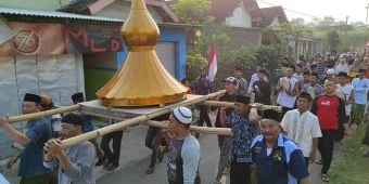 Gelar Kirab Mahkota, Takmir Masjid Al Mubarok Kediri Ingin Lestarikan Tradisi Islam