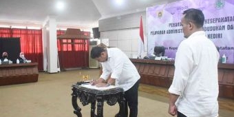 Wali Kota Kediri Teken Kesepakatan Bersama Layanan Administrasi Kependudukan dan Kesehatan