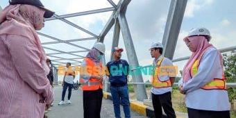 Bupati Gresik Buktikan Jembatan Kacangan Bisa Dilewati Sebelum Lebaran 1444 H