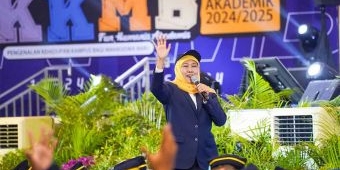 Suntik Semangat ke Maba Unair, Khofifah: Jadilah Enabler Leader, Jadilah Game Changer!