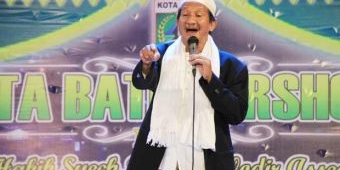 Batu Bersholawat di Balai Kota Among Tani, Gus Ali Beri Tausiyah, Polres Batu Terjunkan 100 Personel