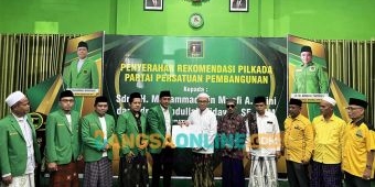 Gus Mamak dan Mas Ab 'Pamerkan' Rekom PPP untuk Pilkada Sampang