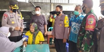 Kapolres Pamekasan Pantau Giat Vaksinasi Serentak dan Zoom Meeting dengan Kapolri di PR Ayunda