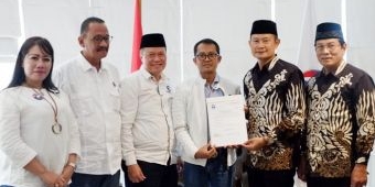 Susul Gerindra, Giliran Perindo Serahkan Rekom ke Yuhronur Efendi-Abdul Rouf