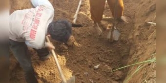 Sepuluh Jenazah di Makam Duduhan Pacitan Hilang Terseret Banjir,  Keluarga Mencari