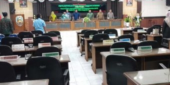 Bupati Situbondo Datang Terlambat, Rapat Paripurna DPRD Molor 4 Jam