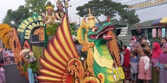 Kirab Budaya Majapahit, Penampilan SMKN Sooko Pukau Penonton