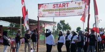 Sambut HUT ke-79 RI, PKK di Desa Jombangdelik Gresik Ikuti Lomba Gerak Jalan