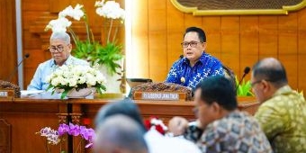 Terima Kunker Komisi X DPR RI, Adhy Karyono Jabarkan Prestasi dan Tantangan Pendidikan di Jawa Timur