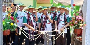 Kakanwil Kemenag Jatim Tanam Pohon di Lamongan