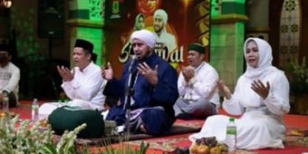 Di depan Habib Syech bin Abdul Qodir, Ning Ita Doakan Korban Erupsi Semeru