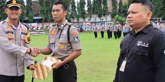 Bantu Ungkap Pembobolan ATM, 2 Warga Sipil di Madiun dapat Apresiasi dari Polisi