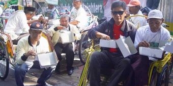 Sarapan Bareng RGS, Abang Becak Jubeli Alun-alun Gresik