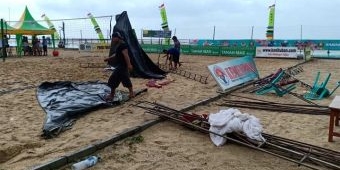 Tenda Cabor Voli Pantai Ambruk, Pertandingan Sempat Dihentikan