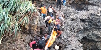 Pemancing Tewas Jatuh Dari Tebing Karang Setinggi 7 Meter di Blitar