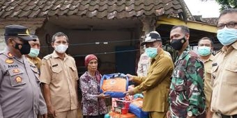 Wabup Pasuruan Salurkan Bantuan untuk Warga Terdampak Banjir di Nguling